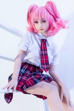 ああ、「力と精神の先駆けのアニメラブドール」スウェーデンで生まれたが、彼女と彼女の家族は1800年代 ...