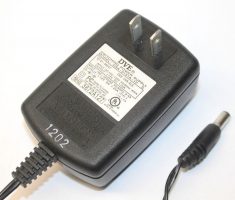 New Genuine DVE DSA-0151A-12 12V 1.25A Switching Power Supply AC Adapter Round Barrel plug


Pro ...