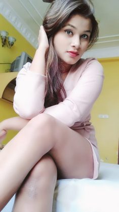 How to Land Up With a Reliable And Cheap Delhi Escorts?