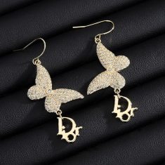 ハイブランドルイヴィトン 洗えるマスクとフェンディ コートとディオール ピアス