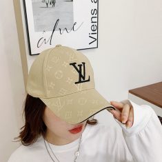 ハイブランドルイヴィトン 使い捨てマスクと野球帽と スカーフ女性向け