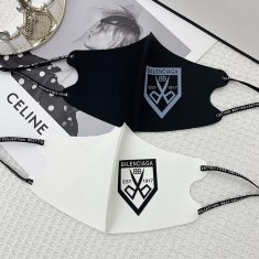 バレンシアガ モスキーノ 洗えるマスクとルイヴィトン 不織布マスク