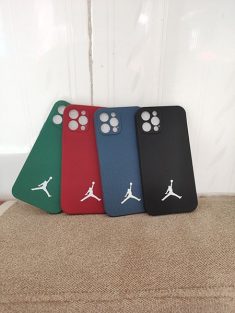 iPhoneを守る：ケースが必須な理由