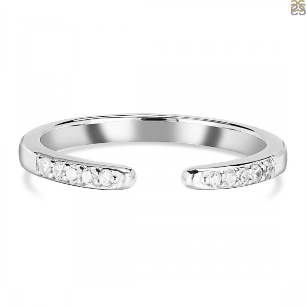How White Topaz Ring Customize Your Everyday Looks