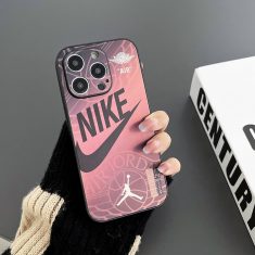 Nike 夜光効果 綺麗 iphone 15 ケース つや消し ブランドロゴ アイホン 15pro max携帯ケース 男性愛用  ...