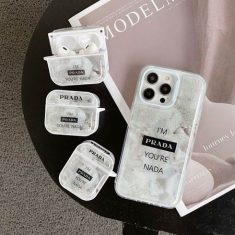 激安通販 スマホケース イヤホン収納セット プラダ iphone15 ケース 薄型 流砂殻 prada アイフォンケー ...