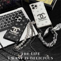 シャネル iphone15pro ケース スクエア 人気 背面シープスキン 白黒 chanel アイフォン15 ケース ブラ ...