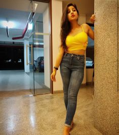 Call Girls In Sector 105 Noida 9910604489 Escorts ServiCe In Delhi NCR