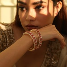 Elegant Silver Bangles to Start Style