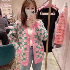 グッチニットセーター アディダスキッズパーカーセット シャネル室内ラグ